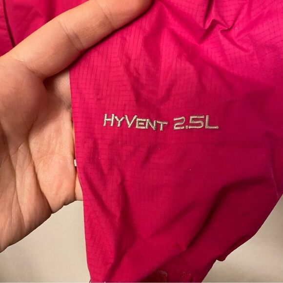 The North Face women’s Hyvent 2.5L waterproof nylon rain Jacket hot pink - S - Picture 10 of 14